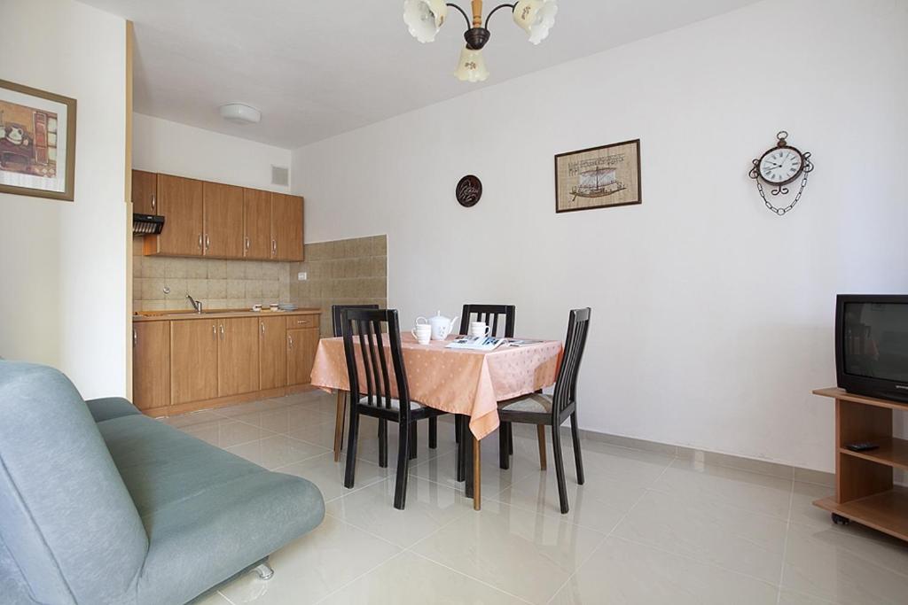 Apartments With A Parking Space Rabac, Labin - 7622 Exterior photo
