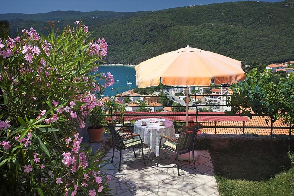 Apartments With A Parking Space Rabac, Labin - 7622 Exterior photo
