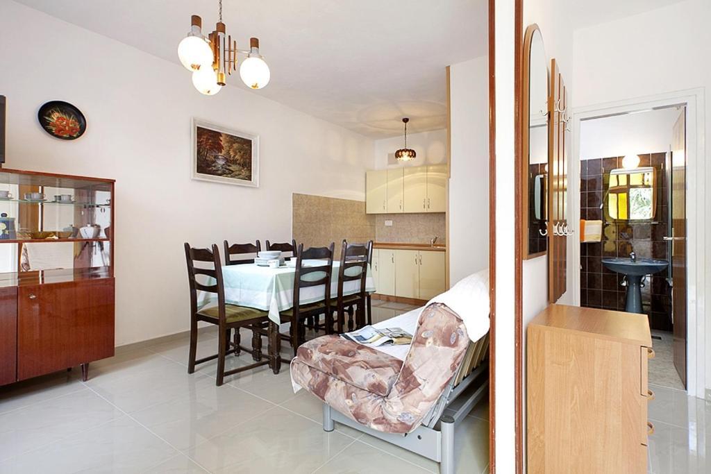 Apartments With A Parking Space Rabac, Labin - 7622 Exterior photo